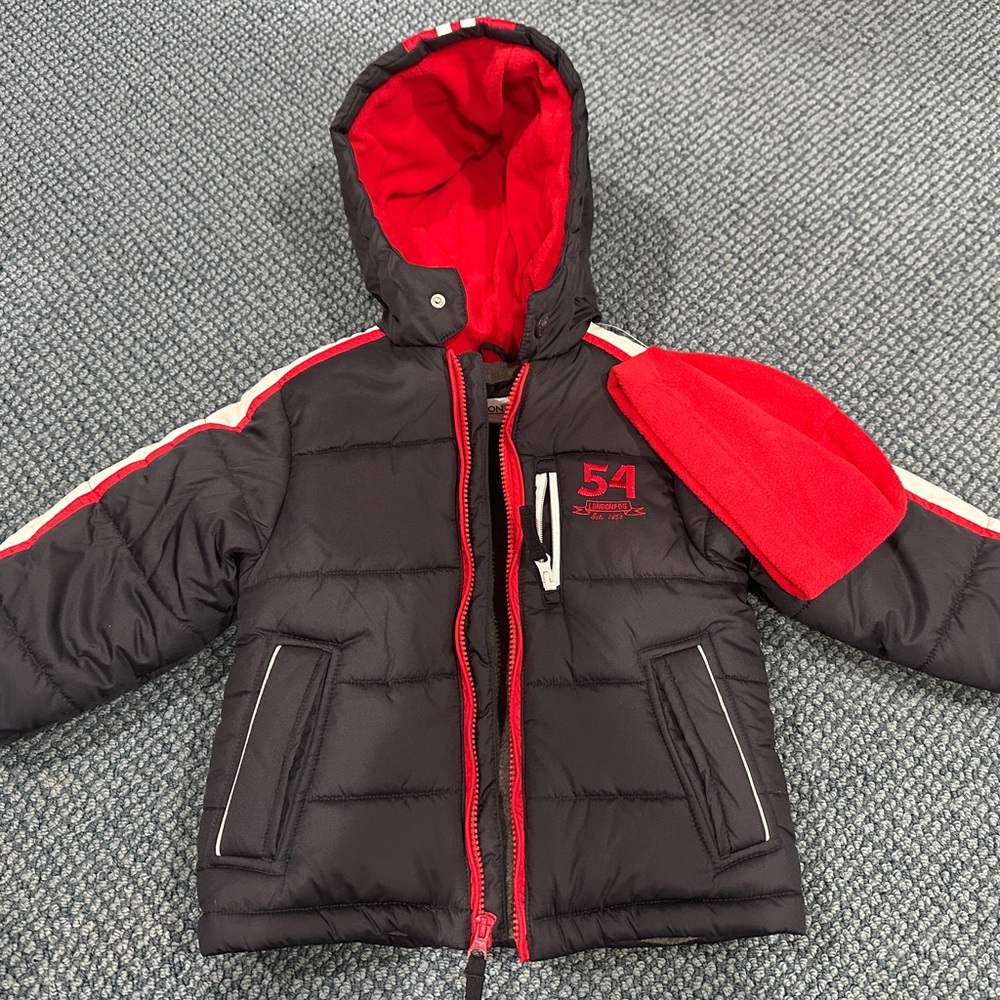 Never worn 4T London Fog winter jacket.